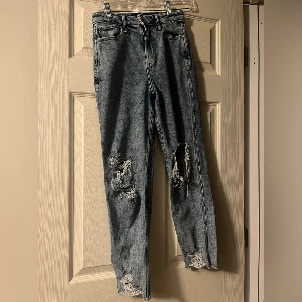 EUC - Hollister sz 3 reg. Distressed mom Jeans - Bundle and save! - Picture 1 of 3